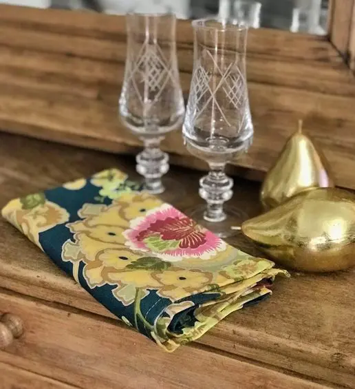 Maria's European LifeStyle • Extra Large Cotton Fabric Napkins • French Rue St. Honore • Set of 6